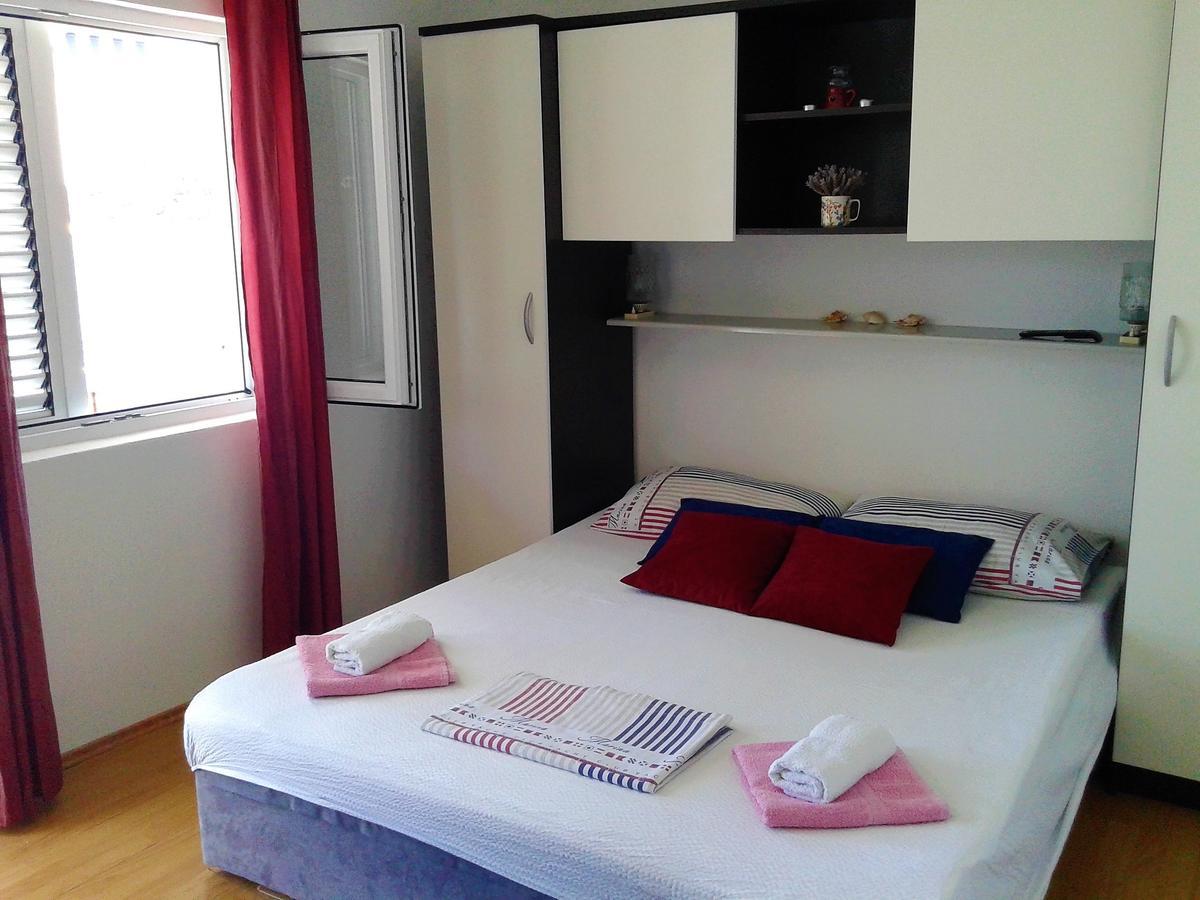 Apartment Vesna Milna  Exteriör bild