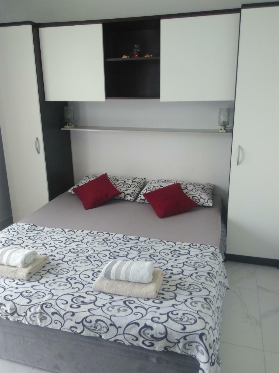 Apartment Vesna Milna  Exteriör bild